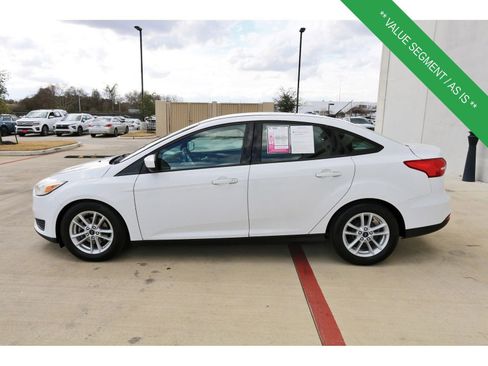 Used 2018 Ford Focus SE image 5