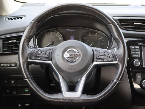 Used 2017 Nissan Rogue Sport SL w/ SL Premium Package image 18