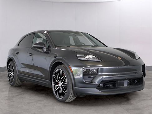 New 2025 Porsche Macan 4S Electric image 11