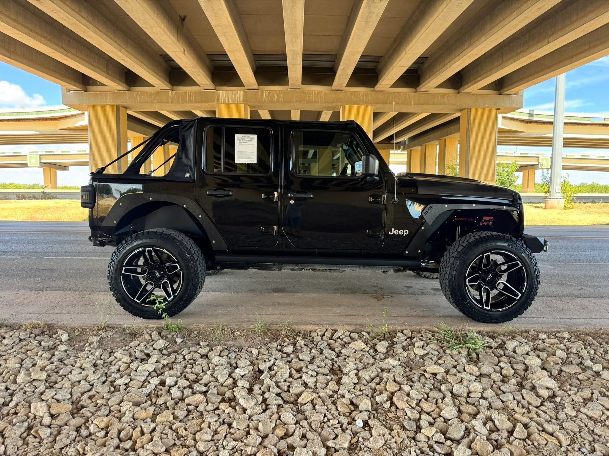 Used 2020 Jeep Wrangler Unlimited Sahara AWD/4WD image 2
