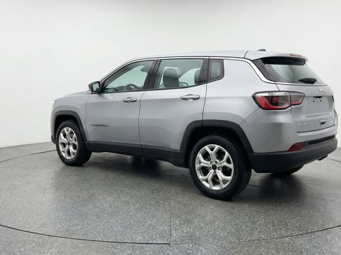 Used 2025 Jeep Compass Latitude image 6