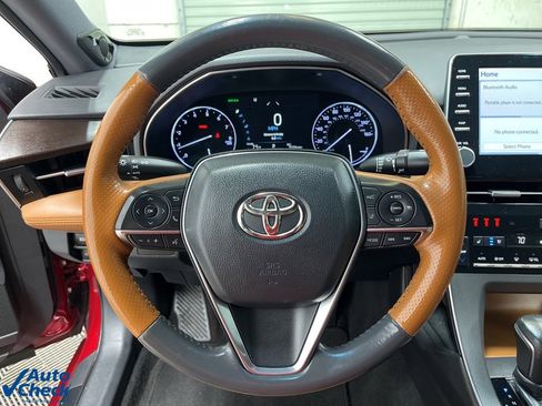 Used 2019 Toyota Avalon Limited image 18