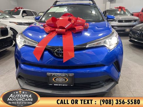 Used 2019 Toyota C-HR XLE FWD image 30