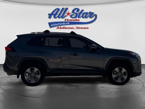 Used 2022 Toyota RAV4 XLE AWD/4WD image 4