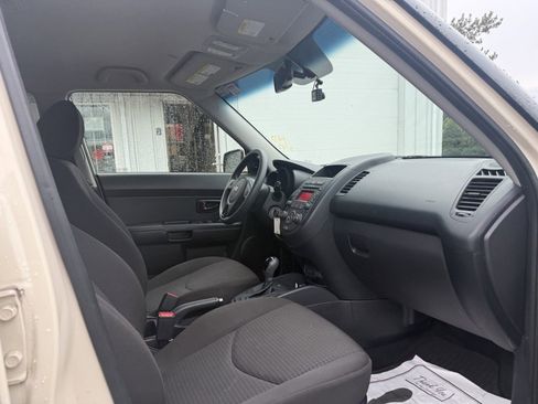 Used 2012 Kia Soul FWD image 16