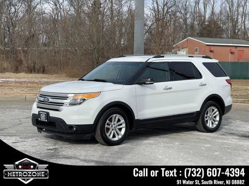 Used 2015 Ford Explorer XLT image 4
