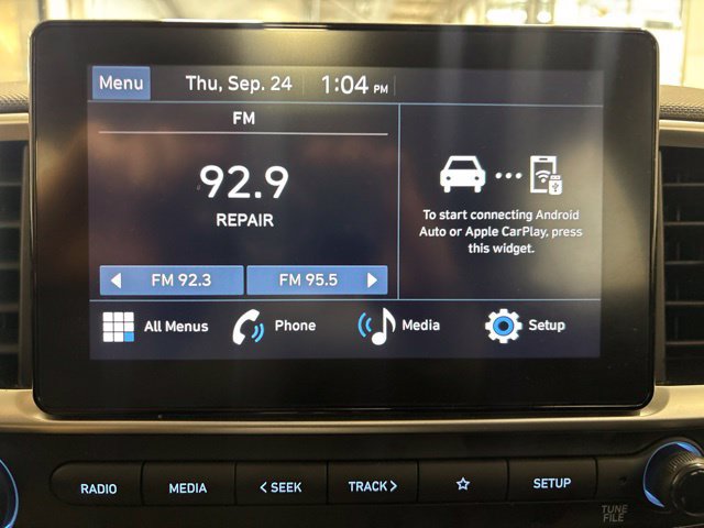 Used 2025 Hyundai Venue SEL FWD image 17