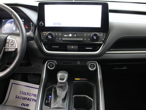 Used 2024 Toyota Grand Highlander Limited image 21