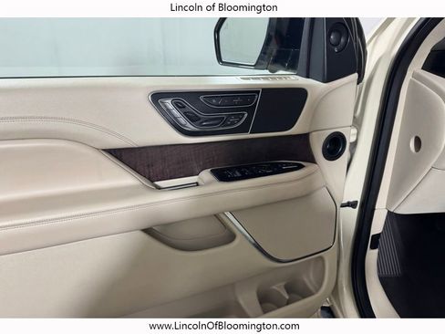Used 2018 Lincoln Navigator Reserve w/ Technology Package image 18