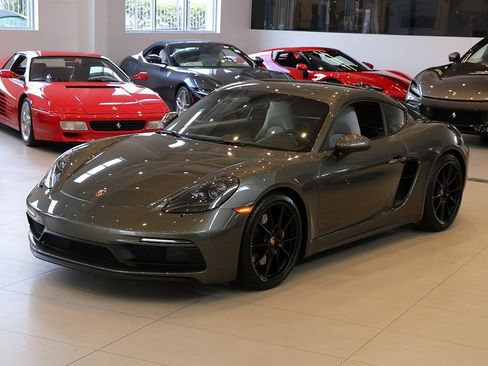 Used 2025 Porsche 718 Cayman GT4 image 17