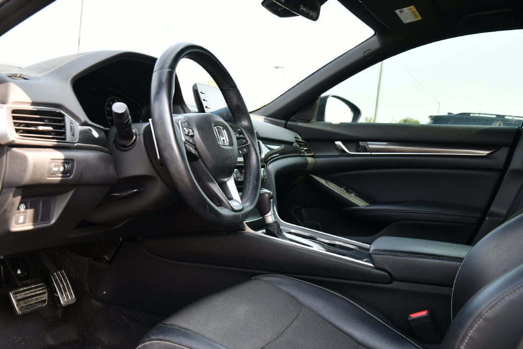 Used 2018 Honda Accord Sport image 15