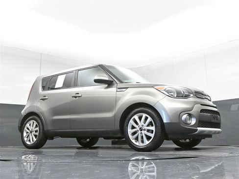 Used 2019 Kia Soul + FWD image 31