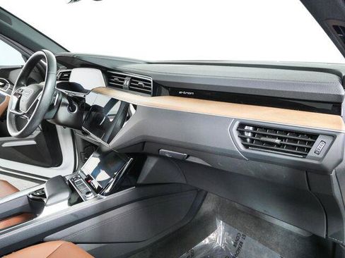 Used 2024 Audi Q8 e-tron Premium Plus AWD/4WD image 8