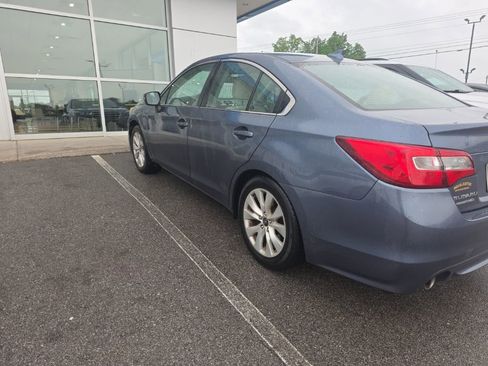 Used 2017 Subaru Legacy 2.5i Premium AWD/4WD image 3