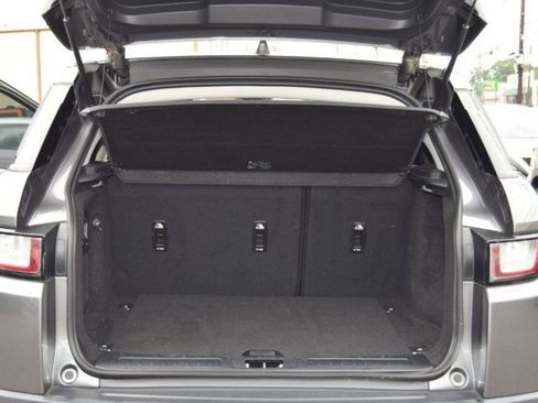 Used 2019 Land Rover Range Rover Evoque SE AWD/4WD image 10