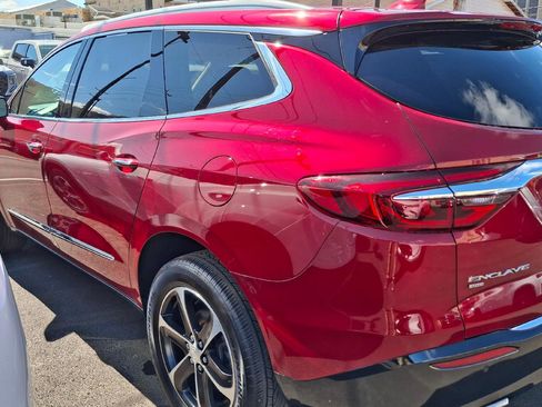 Used 2021 Buick Enclave Essence w/ Sport Touring Edition image 4