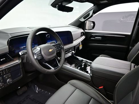 New 2026 Chevrolet Suburban Premier AWD/4WD image 5