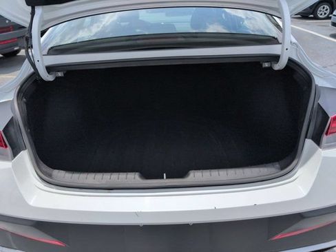 Used 2025 Hyundai Elantra SEL FWD image 29