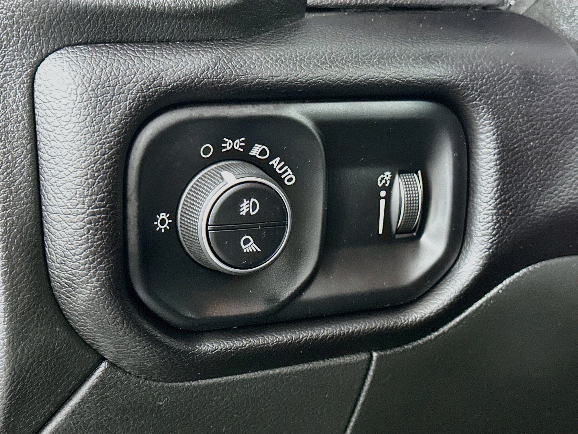 Used 2025 RAM 2500 Big Horn AWD/4WD image 17
