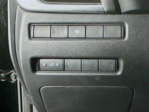 Used 2023 Nissan Rogue SV FWD image 12