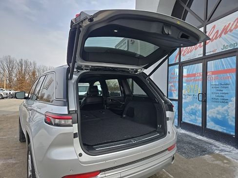 Used 2025 Jeep Grand Cherokee Summit image 94