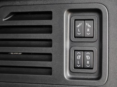 New 2025 Buick Enclave Avenir w/ Super Cruise Package image 13