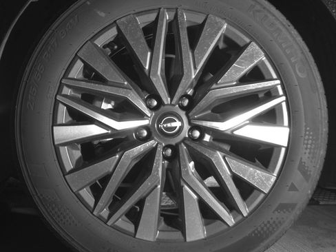 Used 2025 Nissan Altima 2.5 SV image 12