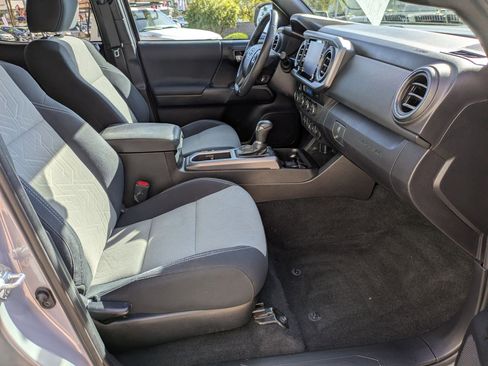 Used 2021 Toyota Tacoma image 18