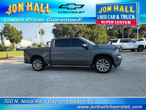 Used 2022 Chevrolet Silverado 1500 High Country w/ Technology Package AWD/4WD image 13