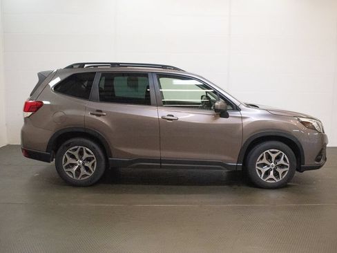 Used 2023 Subaru Forester Premium AWD/4WD image 3