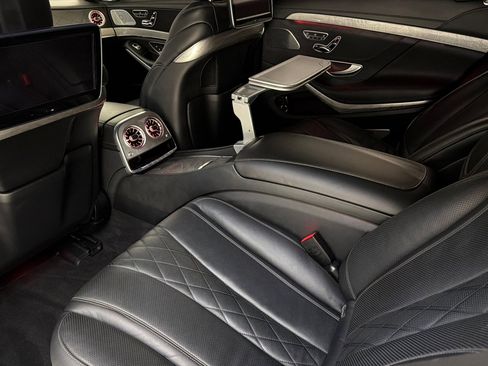 Used 2017 Mercedes-Benz S 550 Sedan image 28