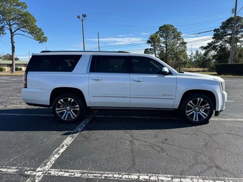 Used 2019 GMC Yukon XL Denali w/ Denali Ultimate Package image 5