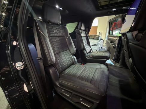 Used 2026 Cadillac Escalade Platinum Sport w/ LPO, ONYX Package AWD/4WD image 21