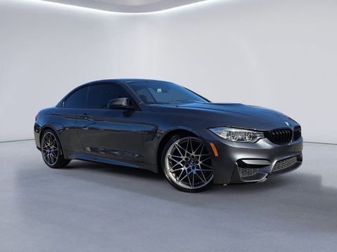 Used 2017 BMW M4 Convertible image 2