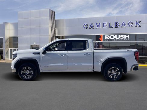 Used 2024 GMC Sierra 1500 SLT image 2