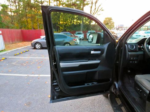 Used 2018 Toyota Tundra SR5 image 13