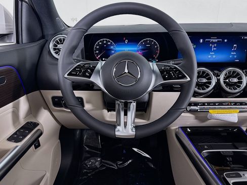 New 2026 Mercedes-Benz GLA 250 image 4