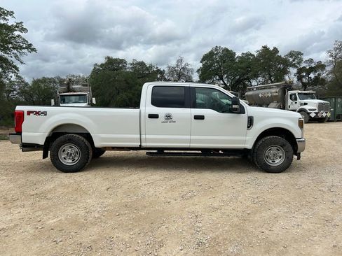 Used 2018 Ford F350 XL image 3