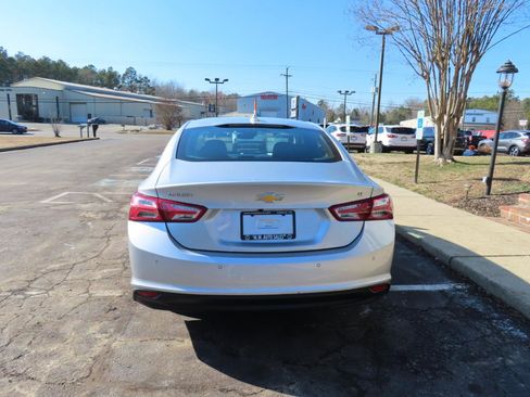 Used 2019 Chevrolet Malibu LT w/ Driver Confidence Package II image 6