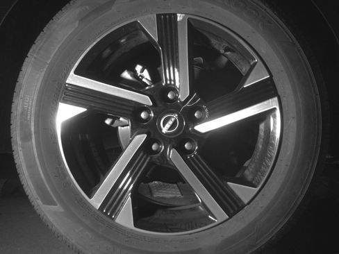Used 2025 Nissan Sentra SV FWD image 18