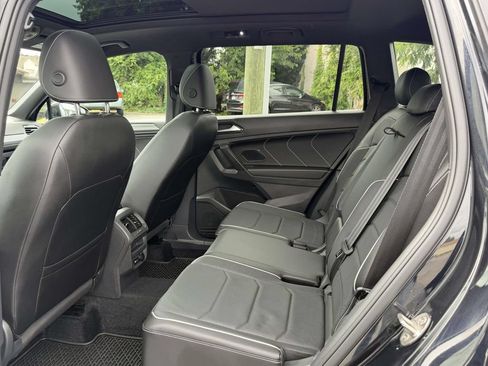 Used 2022 Volkswagen Tiguan SEL R-Line AWD/4WD image 15
