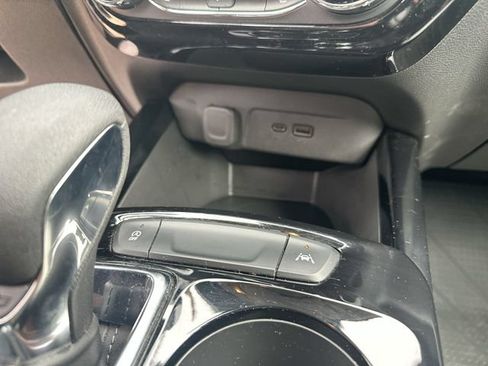Used 2024 Chevrolet Trax LT w/ Driver Confidence Package FWD image 39