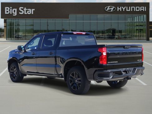 Used 2025 Chevrolet Silverado 1500 Custom w/ Turbomax Blackout Package image 3