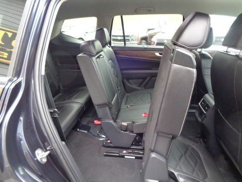 Used 2025 Volkswagen Atlas SE AWD/4WD image 22