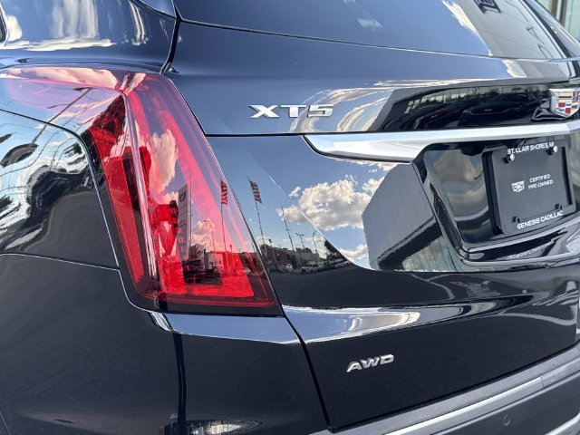 Certified 2024 Cadillac XT5 Premium Luxury w/ LPO, Floor Liner Package AWD/4WD image 9