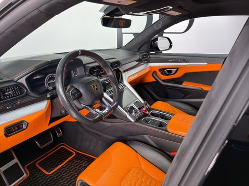 Used 2021 Lamborghini Urus AWD/4WD image 2