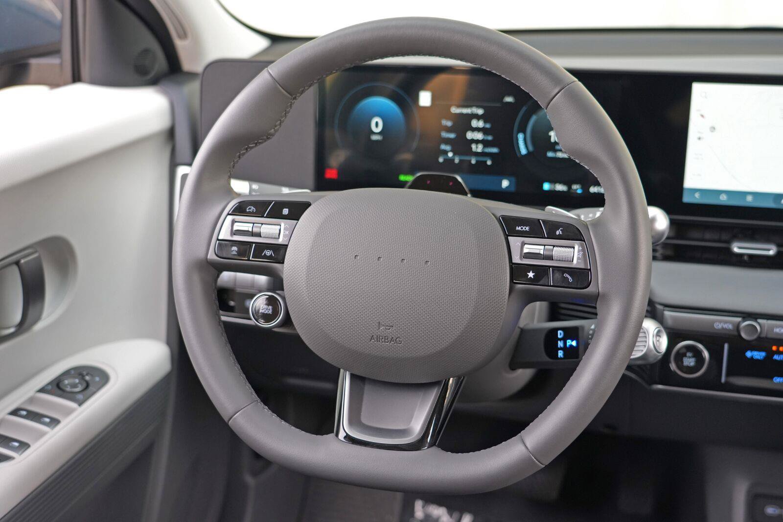Used 2025 Hyundai Ioniq 5 SE RWD image 19