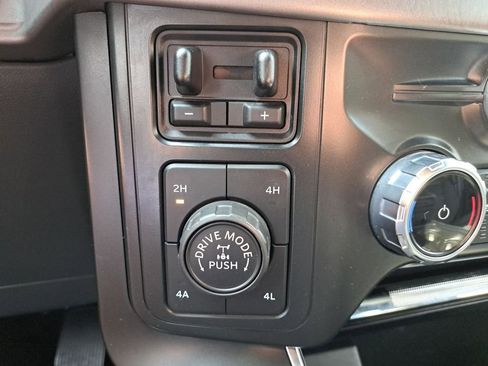 Used 2022 Ford F150 Raptor w/ Convenience Package image 29