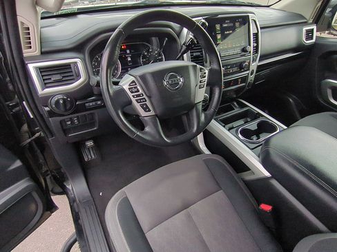 Used 2021 Nissan Titan SV w/ SV Convenience Package image 16