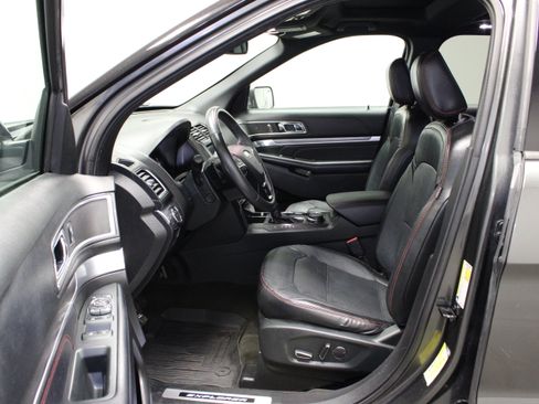 Used 2018 Ford Explorer Sport w/ Equipment Group 401A AWD/4WD image 18